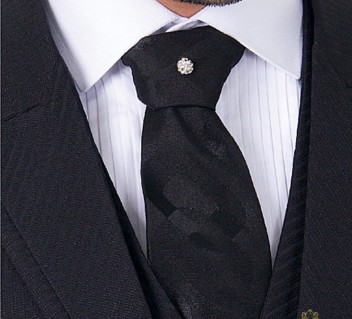 acessorio-de-casamento-byIvanaBeaumond-modelo-gravata-parma-com-strass-e-camisa-rigor-com-colarinho-italiano