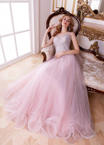 Ivana_Beaumond_Paris_Debutante_Primeiro_Amor_1