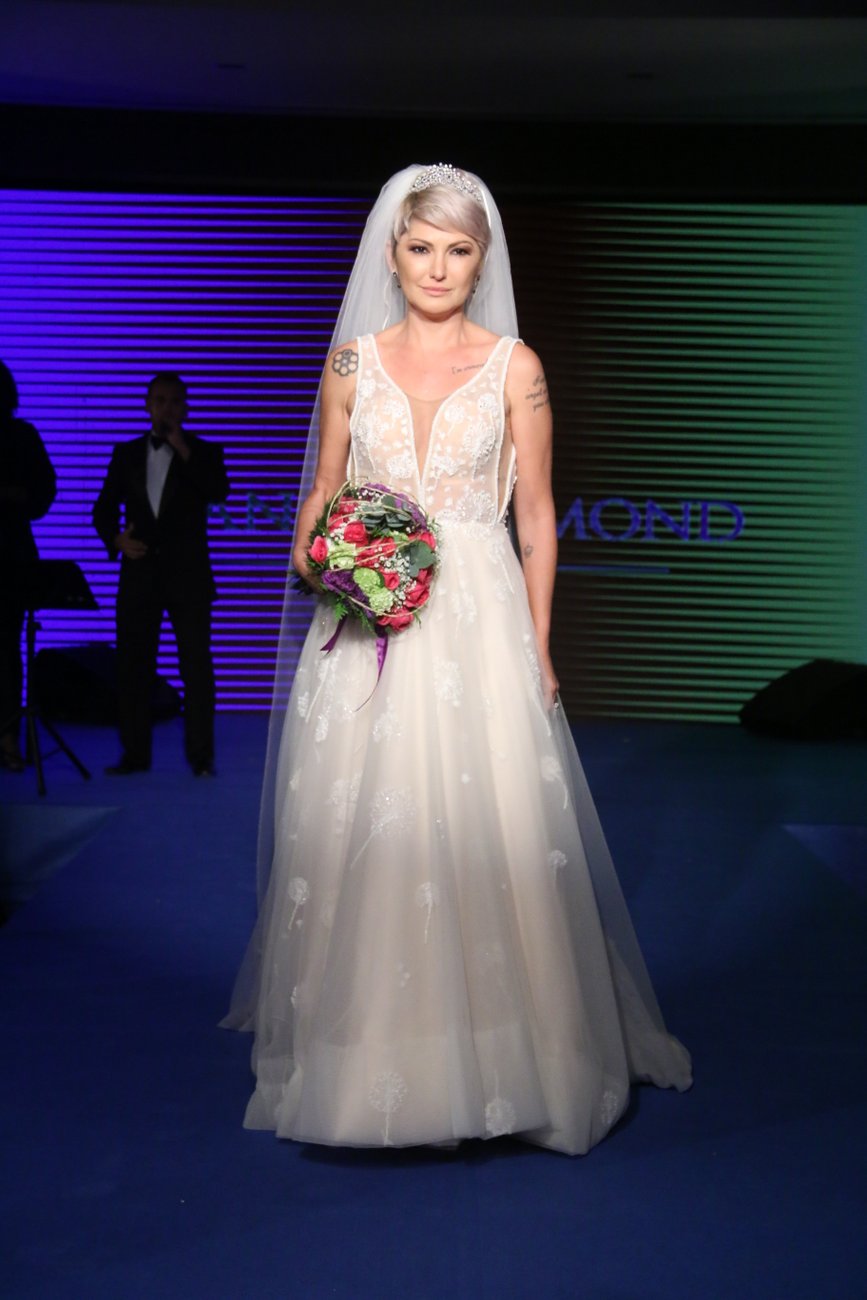 Desfile-Noivas-Inesqueciveis-Ivana-Beaumond-Paris-modelos-icweek-2018 (80)