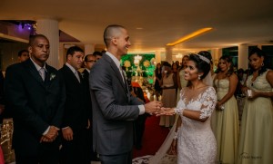 AnaCarlaeBruno-Vestido-de-noiva-rj_casamento-casar-sobmedida-Alugueldevestido-IvanaBeaumond (4)