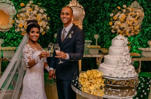 AnaCarlaeBruno-Vestido-de-noiva-rj_casamento-casar-sobmedida-Alugueldevestido-IvanaBeaumond (6)