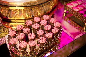 bolo-e-doces-festa-de-15-anos_Vestid-de-Debutante_blog-IvanaBeaumond (4)