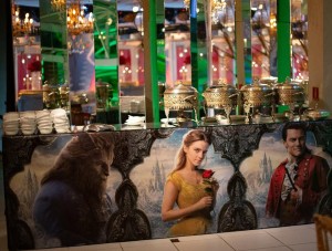 debutante-agatha-a-bela-e-a-fera-vestido-ivana-beaumond-paris(6)